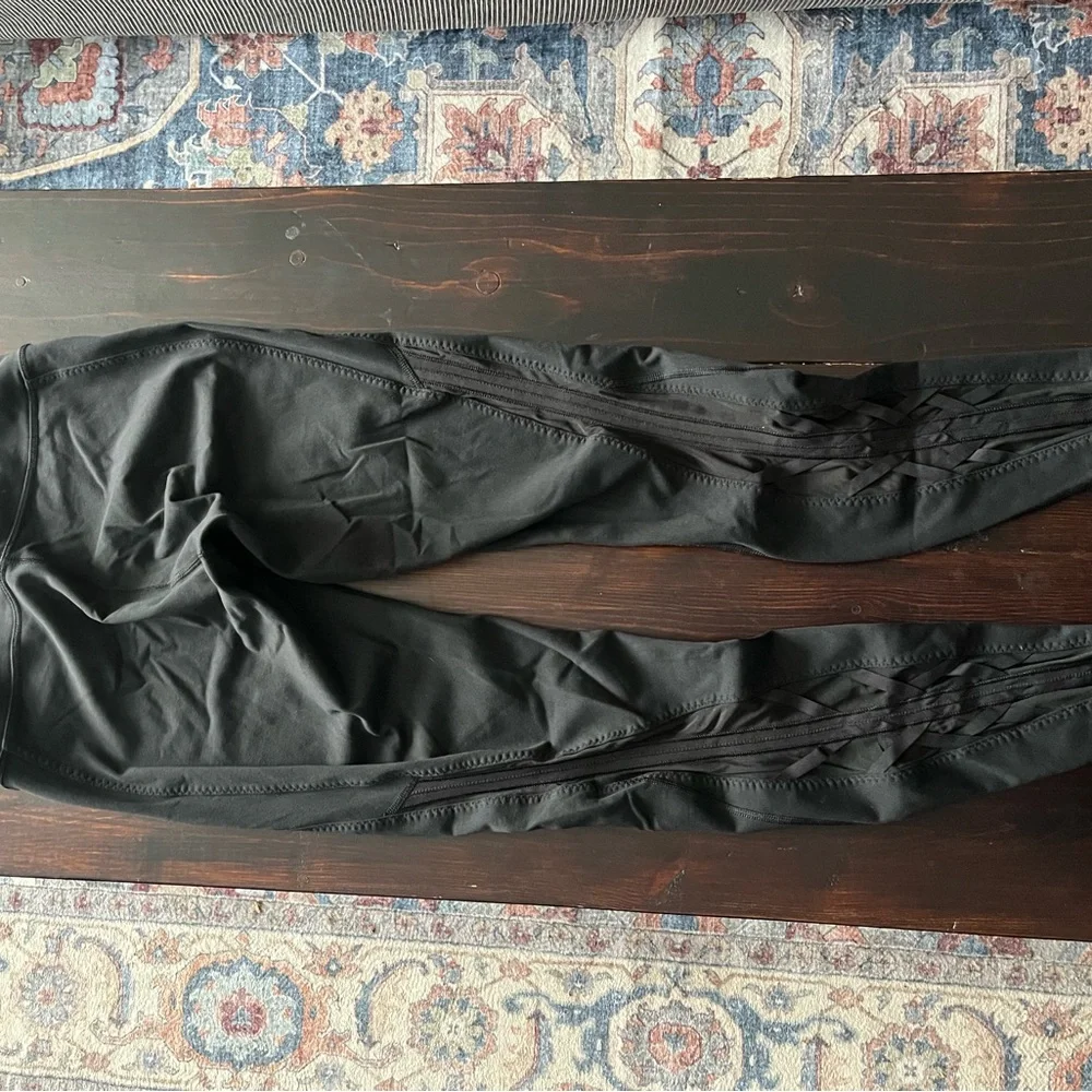 Lululemon Essential Rythym Pant - Picture 2 of 5